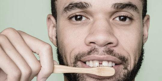 Wie putzt man eigentlich seine Zähne richtig? | nano. Die Zahnbürste.